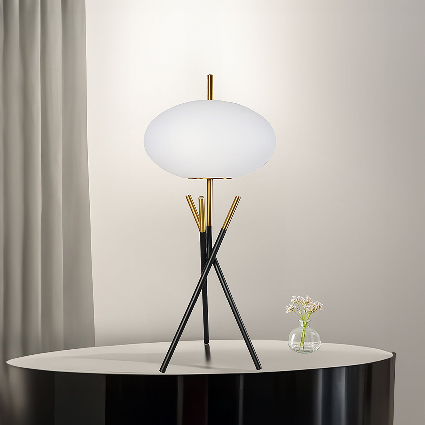 Table Lamp - Black / Gold