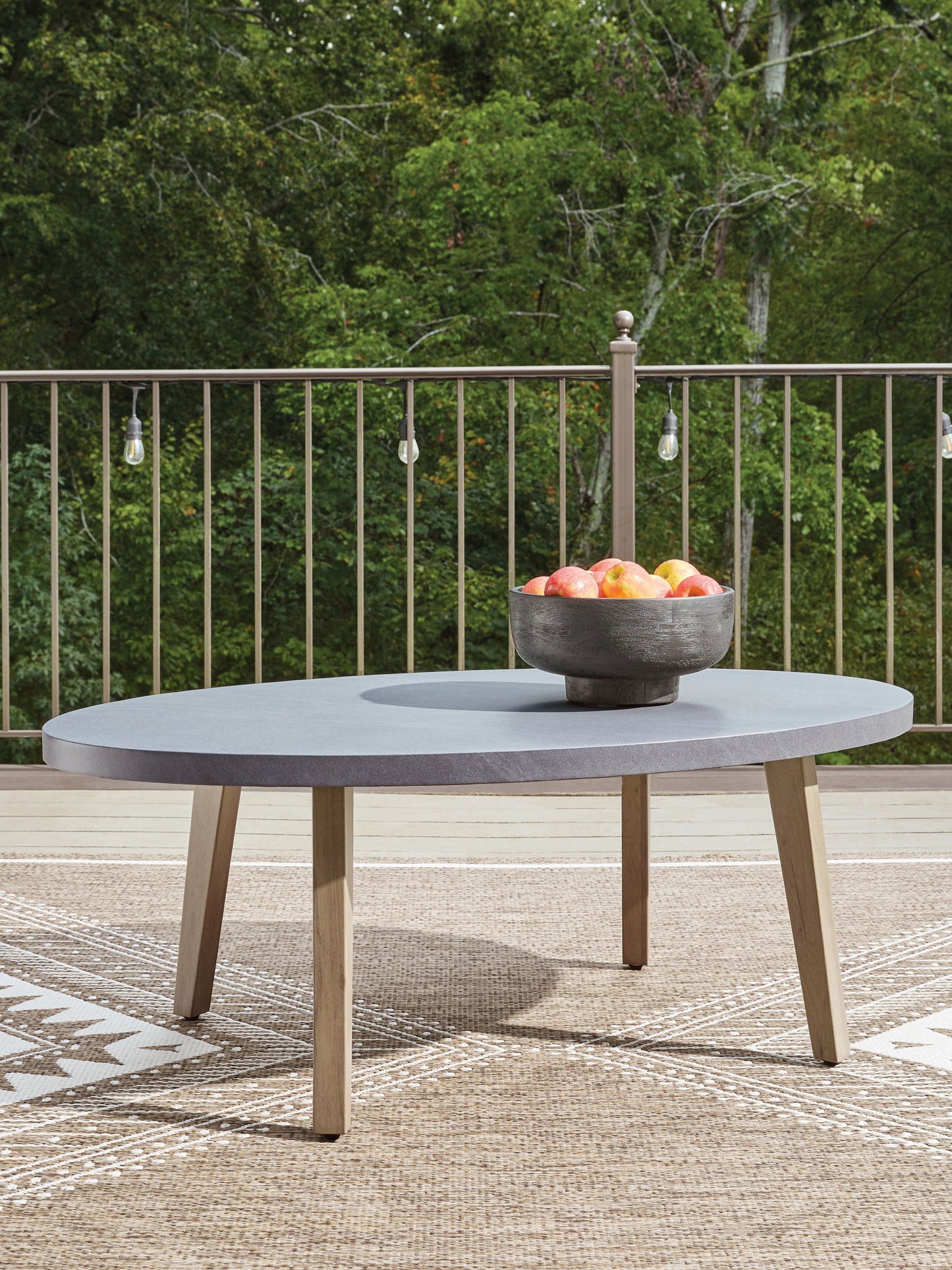 Harmony Headlands - Oval Cocktail Table - Natural / Gray